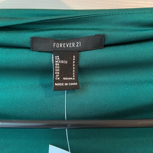 Long sleeve ruched side top - Picture 3 of 4